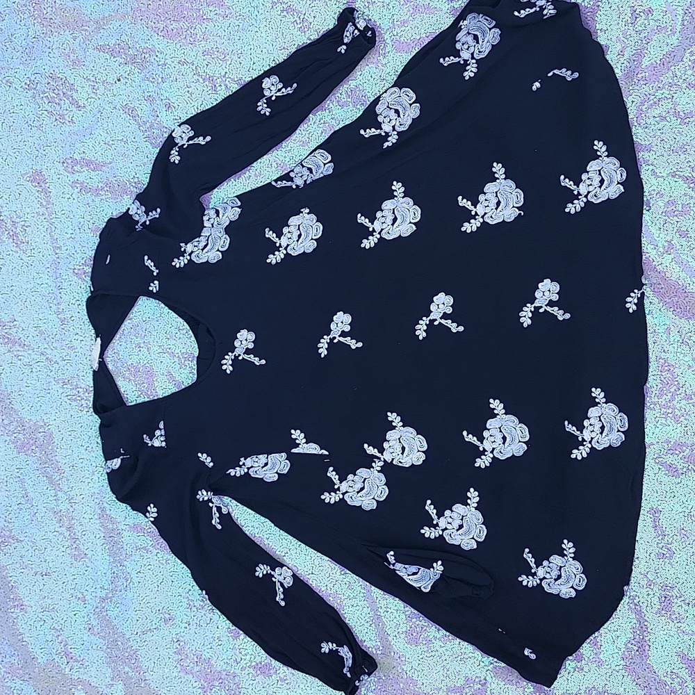 Altar'd State Women's Dress Black Floral Size Small, with sleeves!!